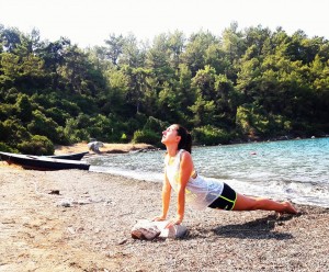 Canan Korkmaz ile Deniz Kenarında Doğada Yoga Tatili 